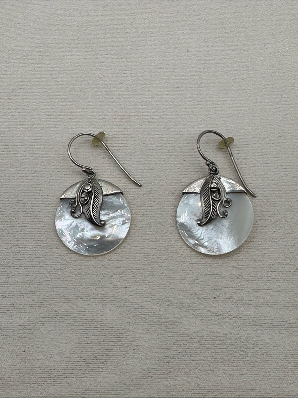 Vintage 925 Sterling Silver Mother Of Pearl Shell Dangle Wire Earrings